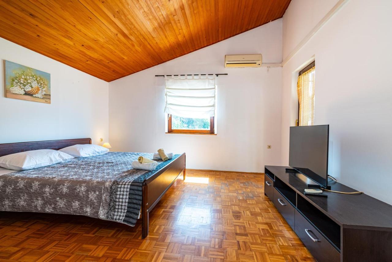 Apartment Sea And Mountain With Pool Novigrad  Стая снимка