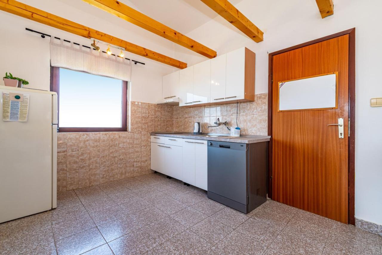 Apartment Sea And Mountain With Pool Novigrad  Стая снимка