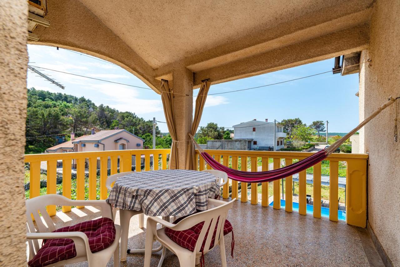 Apartment Sea And Mountain With Pool Novigrad  Стая снимка