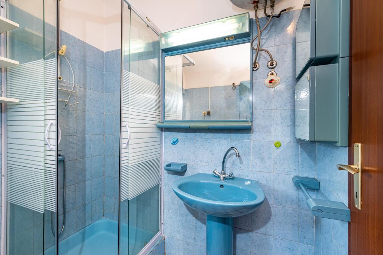 Apartment Sea And Mountain With Pool Novigrad  Екстериор снимка