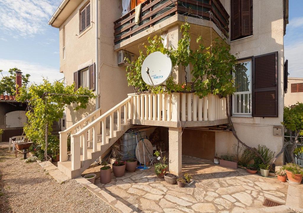 Apartment Sea And Mountain With Pool Novigrad  Екстериор снимка